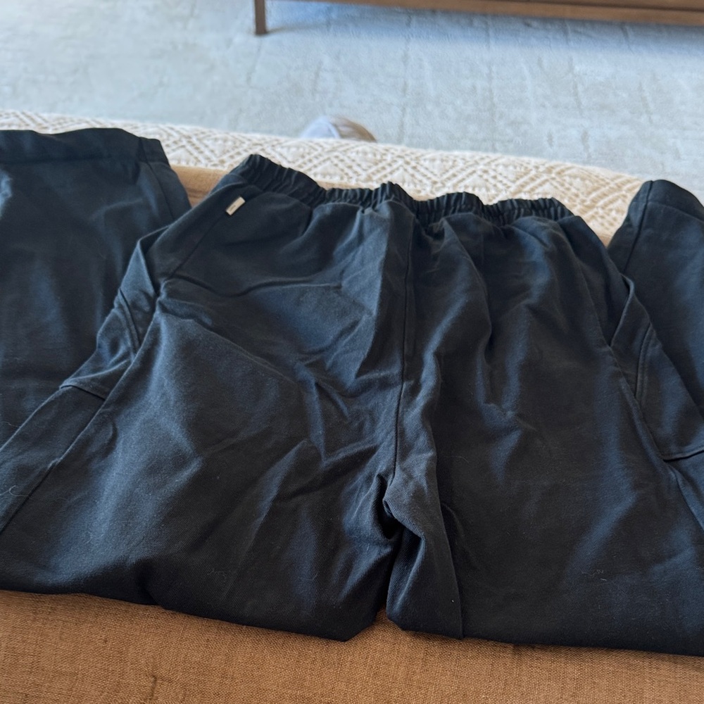 VUORI Women’s Black Elastic-Waist Casual Pants - Picture 5 of 5